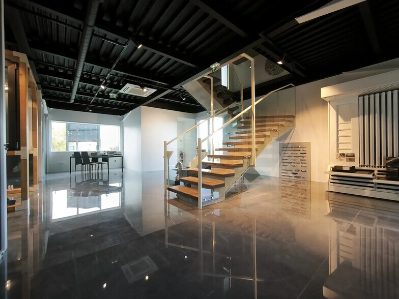 Office in Viarmes for lease - Building Photo - Image 2 of 17