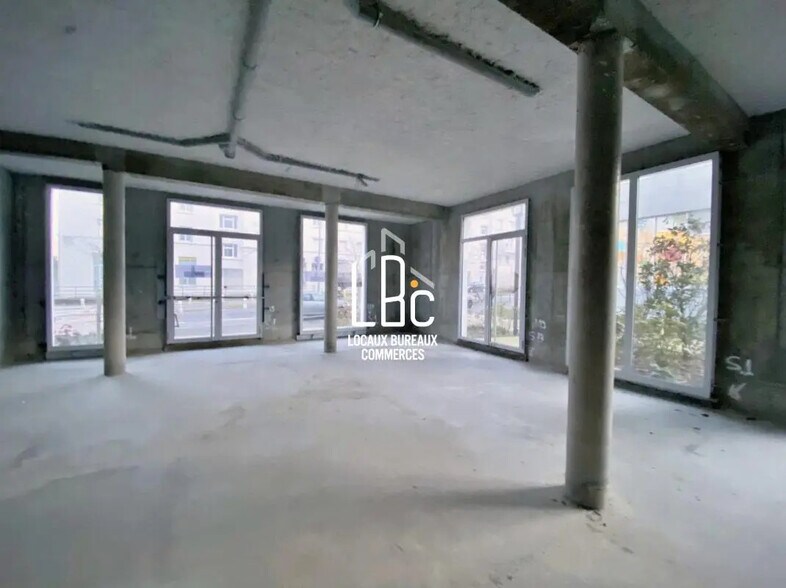 8 Rue Des Marchandises, Nantes for sale - Interior Photo - Image 2 of 7