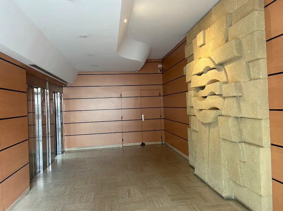 Location Bureaux 235 m² - Photo 1