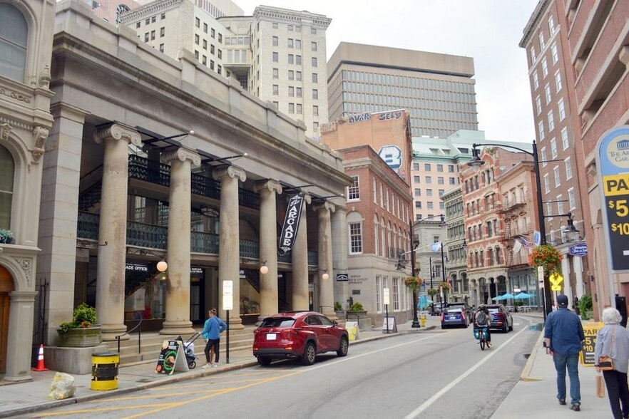 11-17 Peck St, Providence, RI for sale - Building Photo - Image 1 of 1