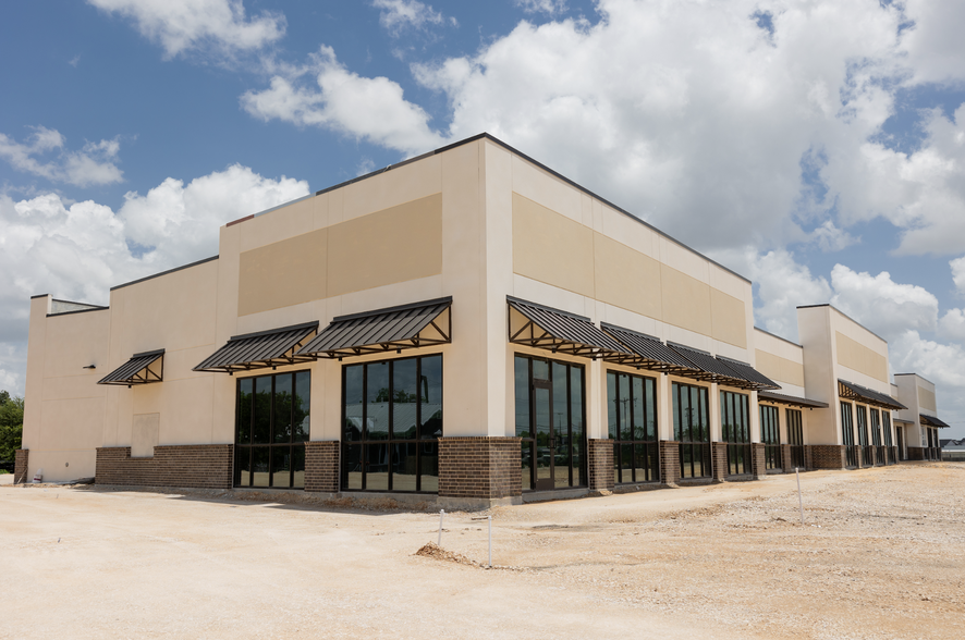 1037 TX-46, New Braunfels, TX for lease - Building Photo - Image 3 of 5