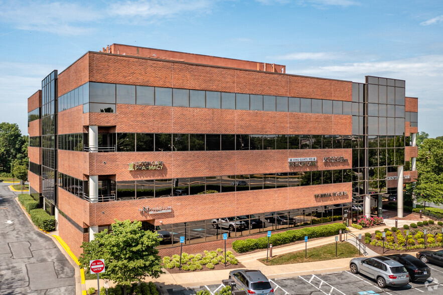 12800 Middlebrook Rd, Germantown, MD for lease - Primary Photo - Image 1 of 80