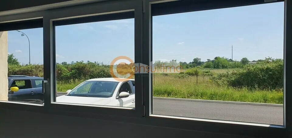 Flex in Izon for sale - Interior Photo - Image 3 of 9