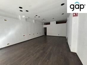 Retail in Cuenca, Cuenca for lease Interior Photo- Image 2 of 4