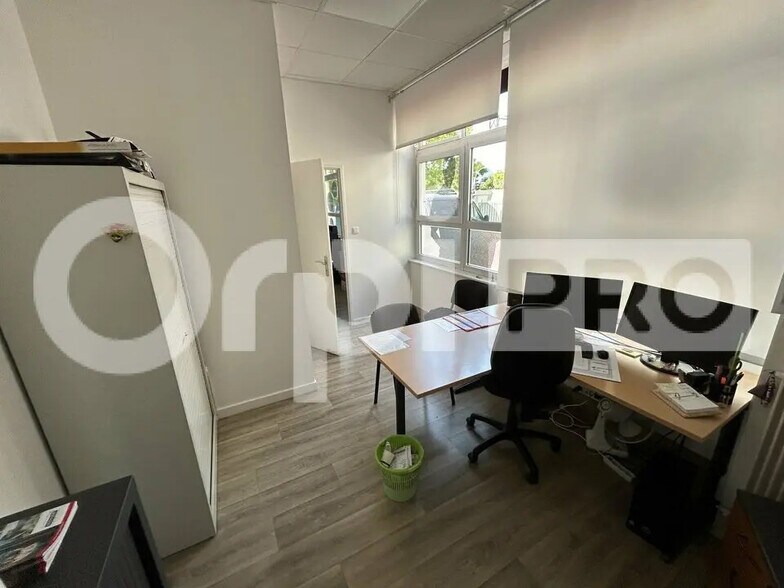 Office in Montluçon for lease - Building Photo - Image 3 of 7