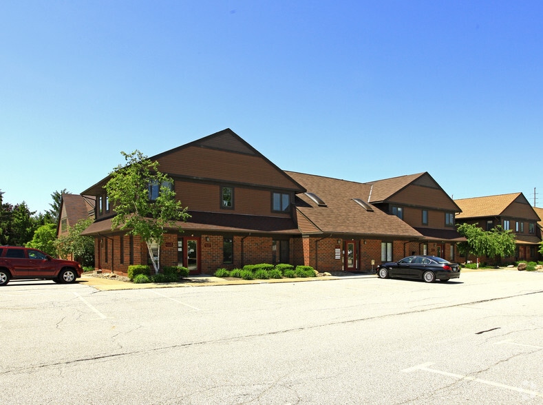 6200 Som Center Rd, Solon, OH for lease - Building Photo - Image 1 of 26