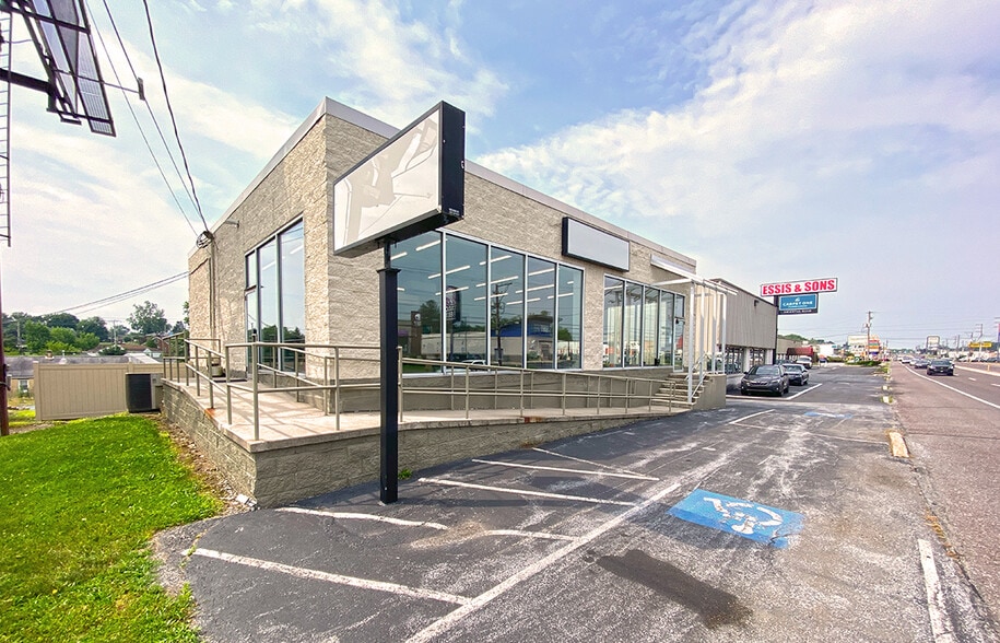 4647 Jonestown Rd, Harrisburg, PA for lease - Building Photo - Image 2 of 8