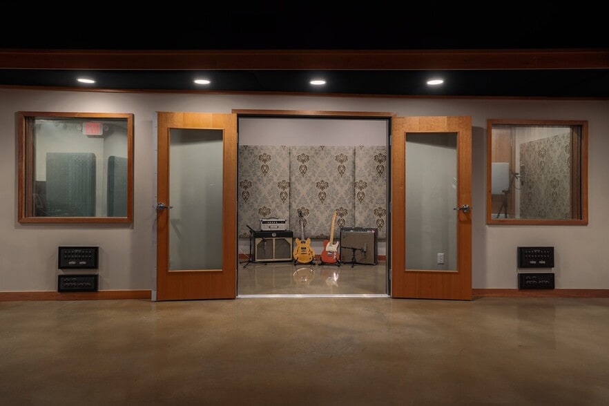 2205 E 12th St, Austin, TX for sale - Interior Photo - Image 2 of 39