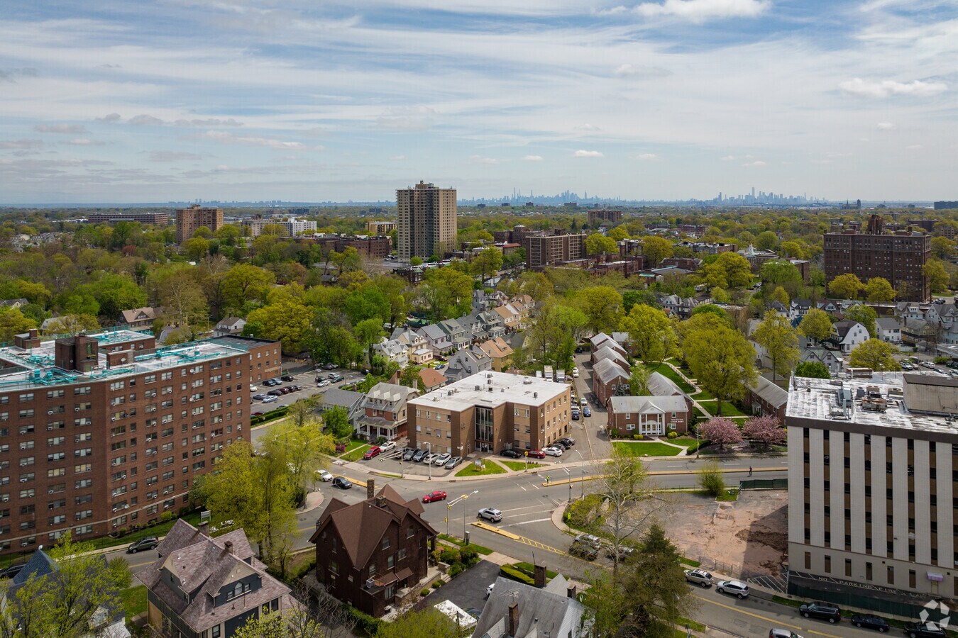 44 Glenwood Ave, East Orange, NJ 07017