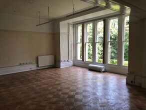 Queens Rd, Huddersfield for lease Interior Photo- Image 1 of 3