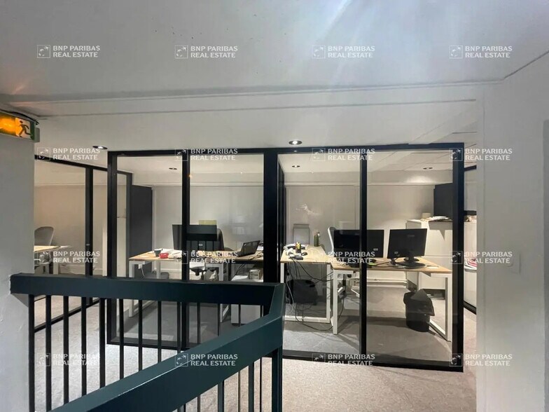 3 Rue Rollon, Rouen for lease - Interior Photo - Image 2 of 7