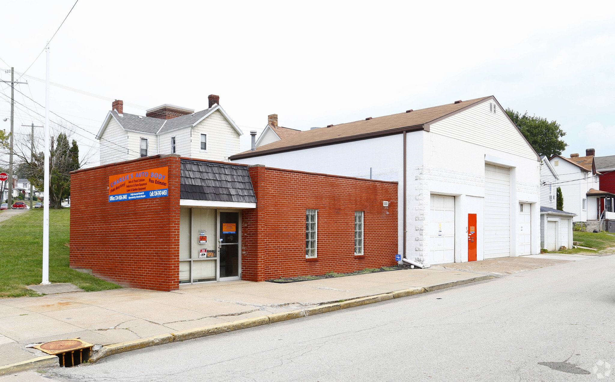 301 E Barr St  