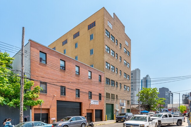 More details for 37-31 10th St, Long Island City, NY - Flex for Sale
