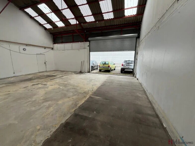 Flex in Le Havre for lease - Interior Photo - Image 1 of 4