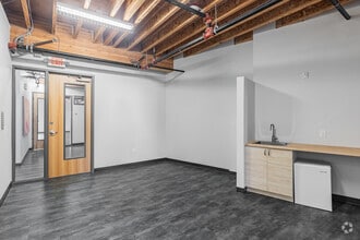 2512 SE 25th Ave, Portland, OR for lease Interior Photo- Image 1 of 2