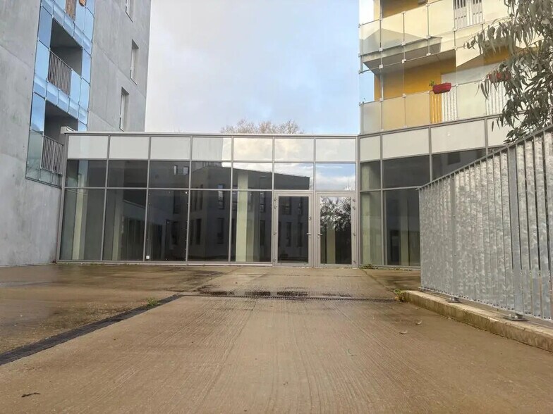 Retail in Nantes for sale - Building Photo - Image 2 of 12