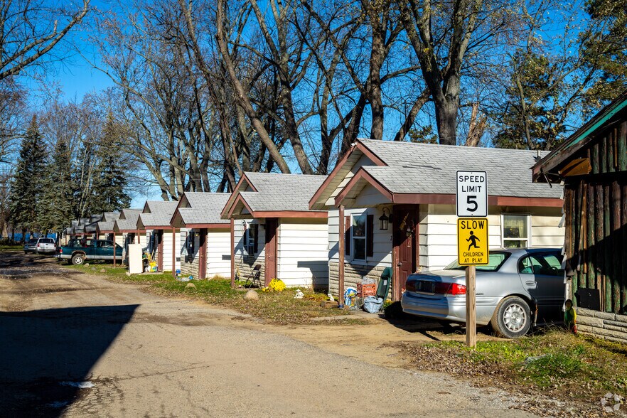 8230 Highland Rd, White Lake, MI 48386