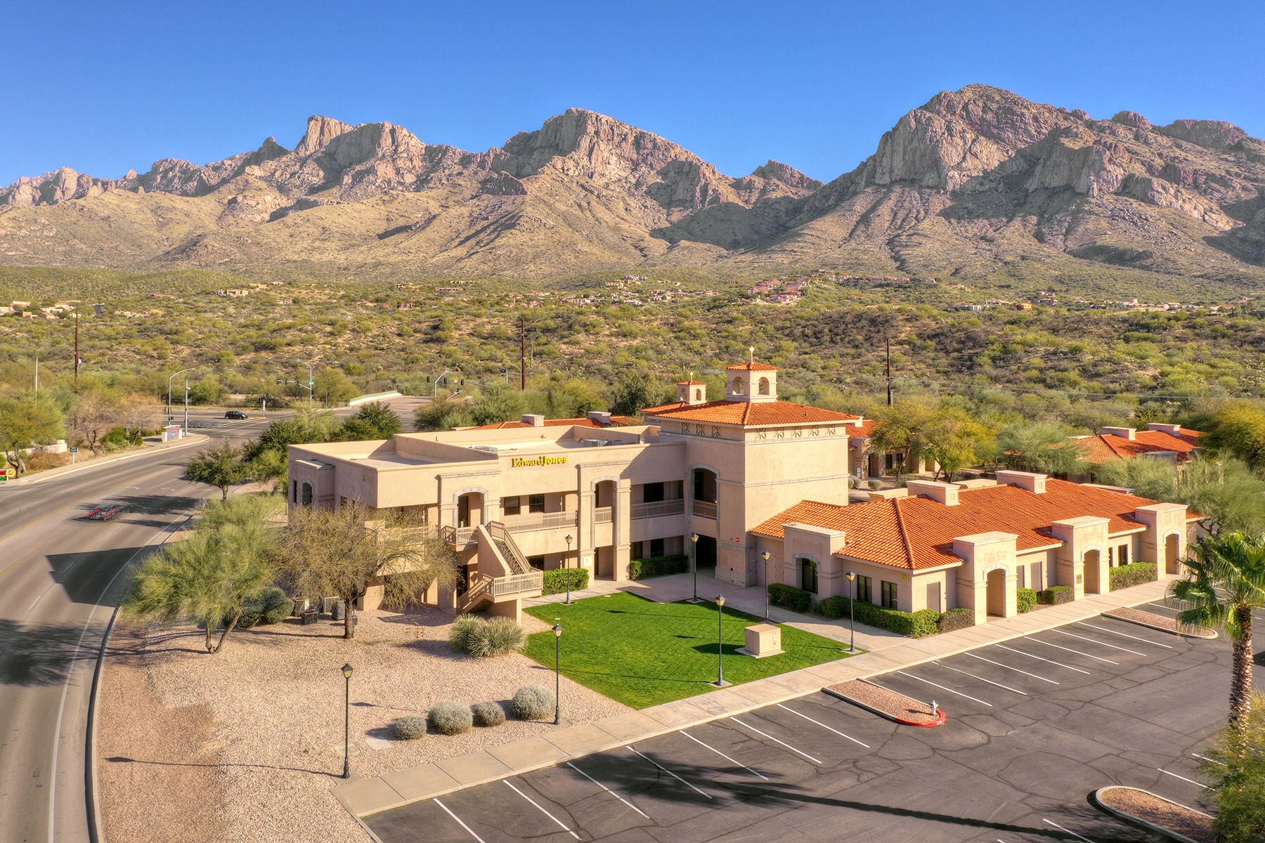 10425 N Oracle Rd, Oro Valley, AZ for sale Aerial- Image 1 of 1