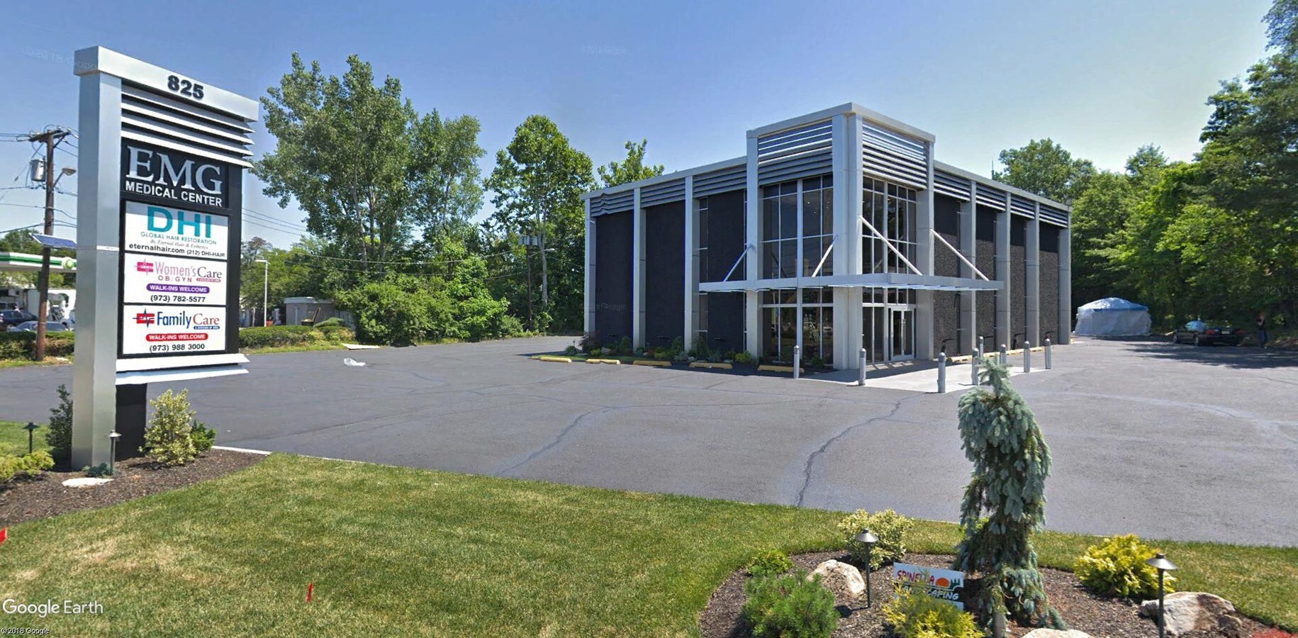 825 Riverview Dr, Totowa, NJ 07512