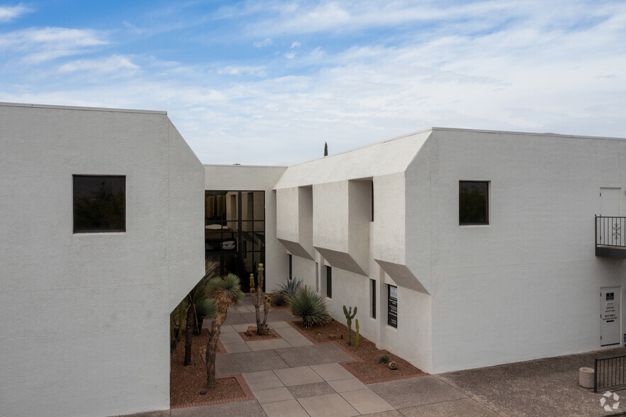 2500 N Pantano Rd, Tucson, AZ for lease - Building Photo - Image 3 of 9