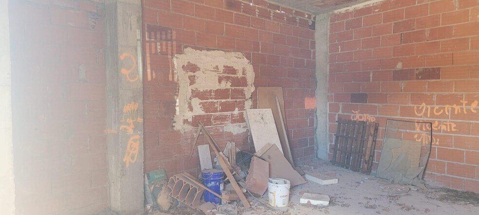 Retail in Cáceres for lease - Building Photo - Image 3 of 10