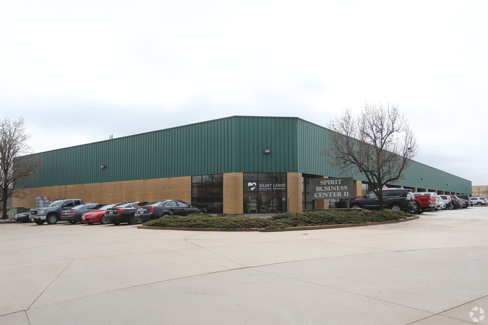 680 Crown Industrial Ct, Chesterfield, MO for lease Primary Photo- Image 1 of 16