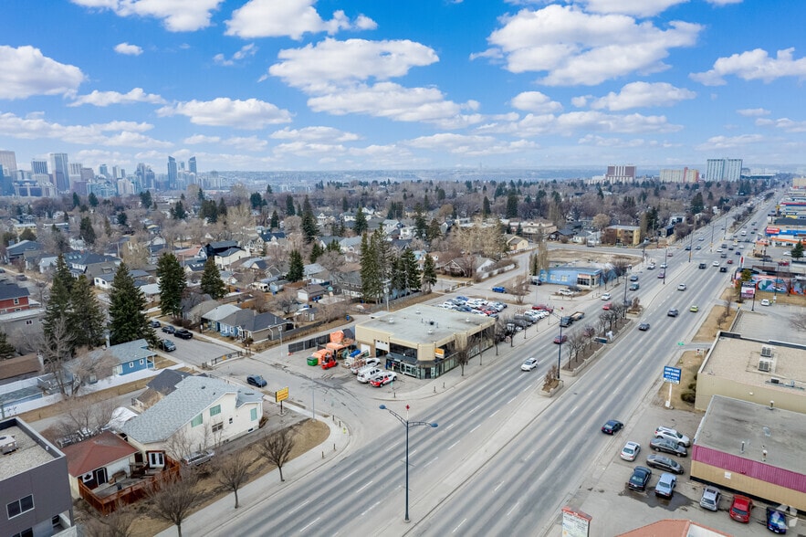 321 16 Ave NW, Calgary, AB for sale - Aerial - Image 2 of 4