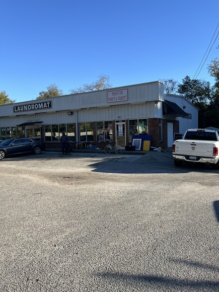 632 W Liberty St, Sumter, SC for lease - Building Photo - Image 2 of 5