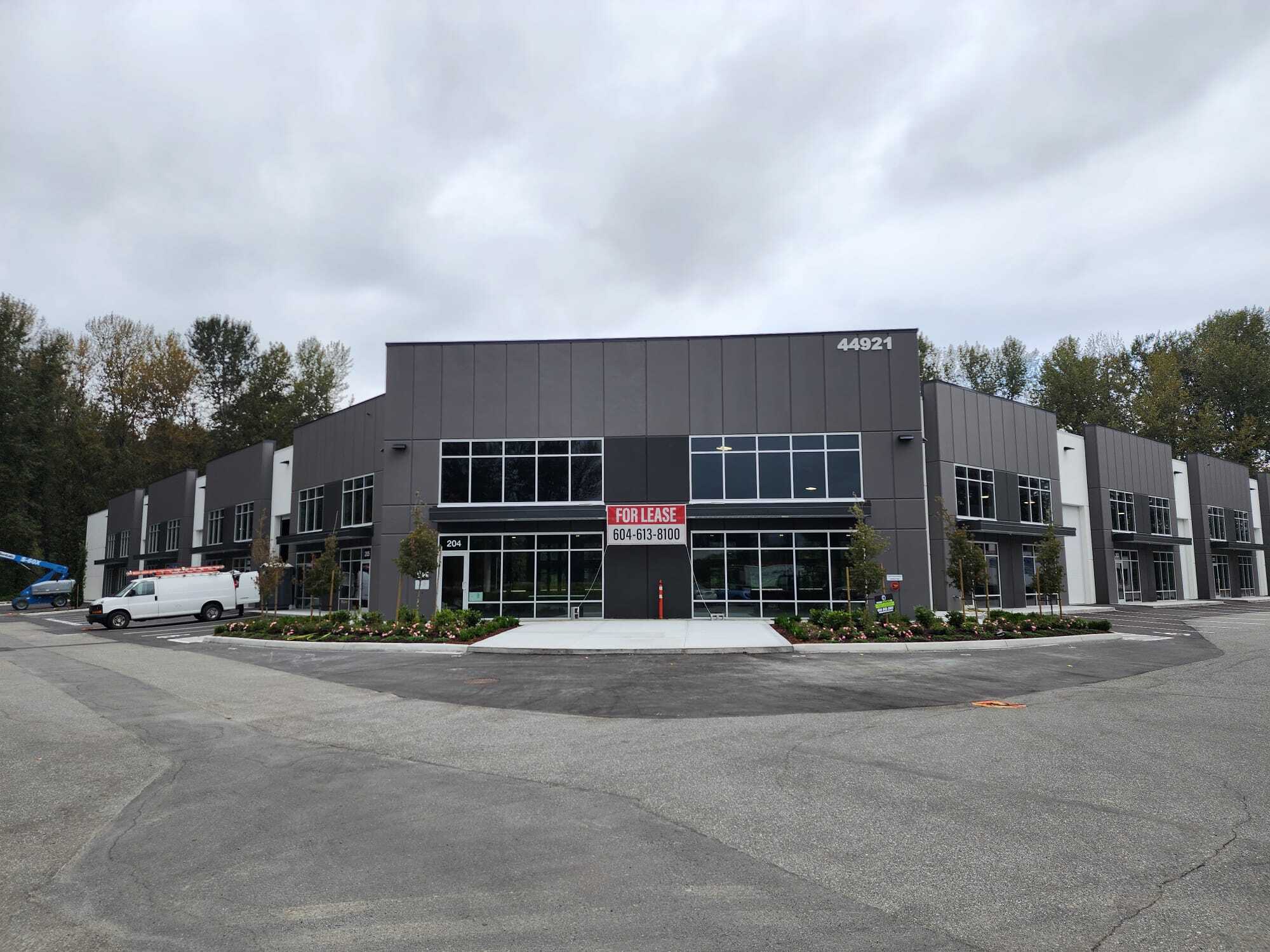 44921 Commercial Crt, Chilliwack, BC for lease Building Photo- Image 1 of 9