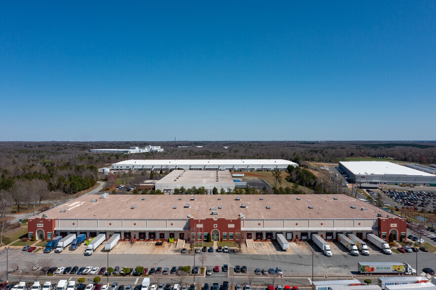 6532 Judge Adams Rd, Whitsett, NC for lease - Building Photo - Image 3 of 6