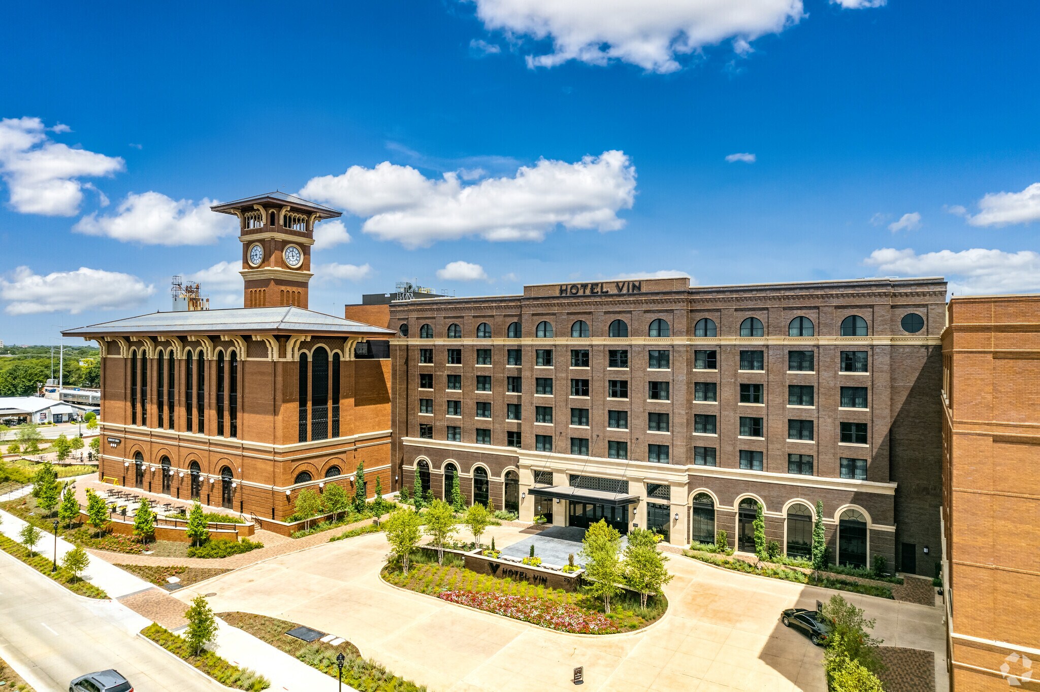 215 E Dallas Rd, Grapevine, TX for sale Primary Photo- Image 1 of 1