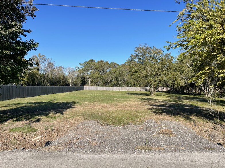 230 Middleton St, Bacliff, TX for sale - Building Photo - Image 2 of 14