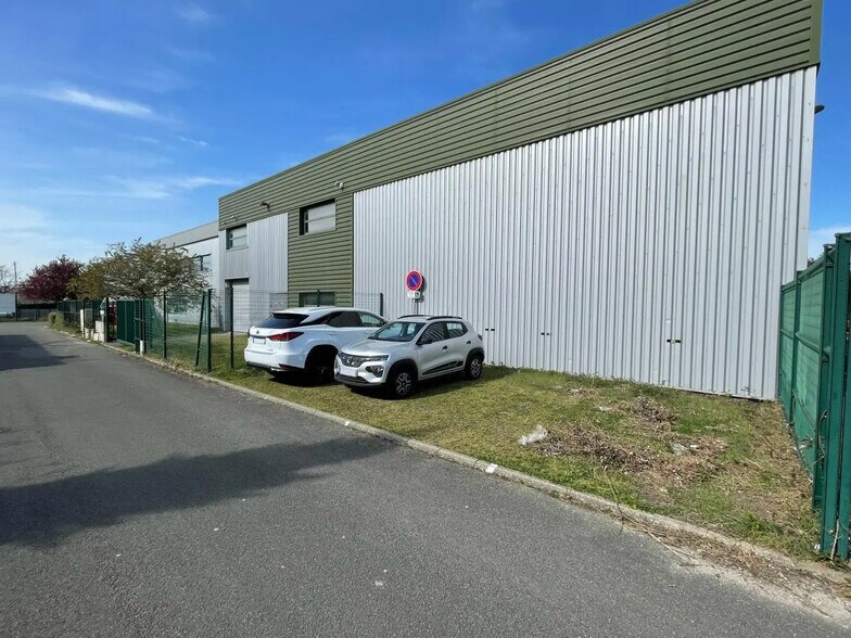 Flex in Herblay-sur-Seine for sale - Building Photo - Image 3 of 29