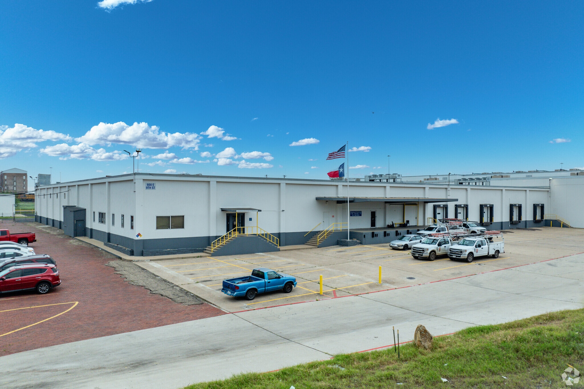 600 E 9th St, Fort Worth, TX for lease Building Photo- Image 1 of 9