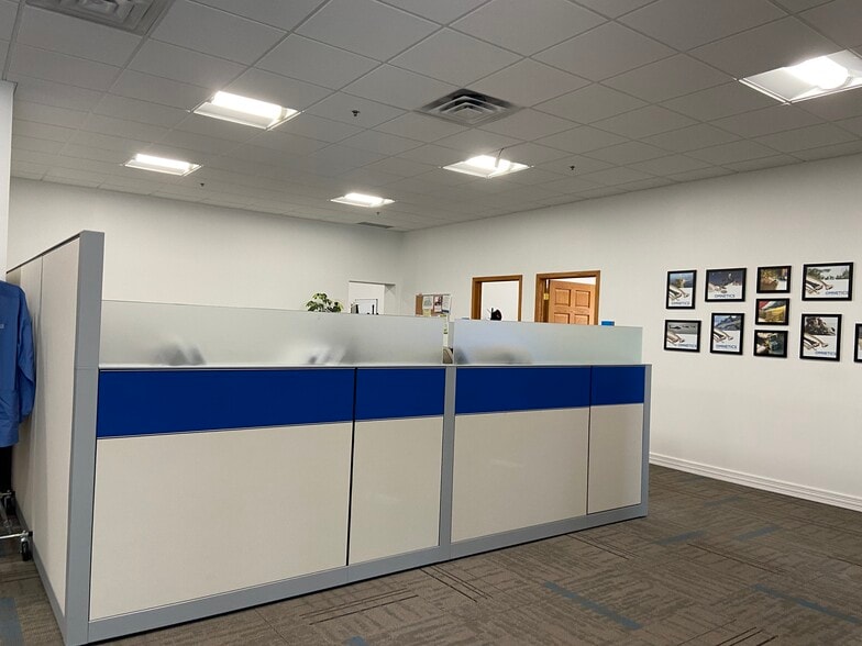 7251-7281 Commerce Cir E, Fridley, MN for lease - Building Photo - Image 2 of 13