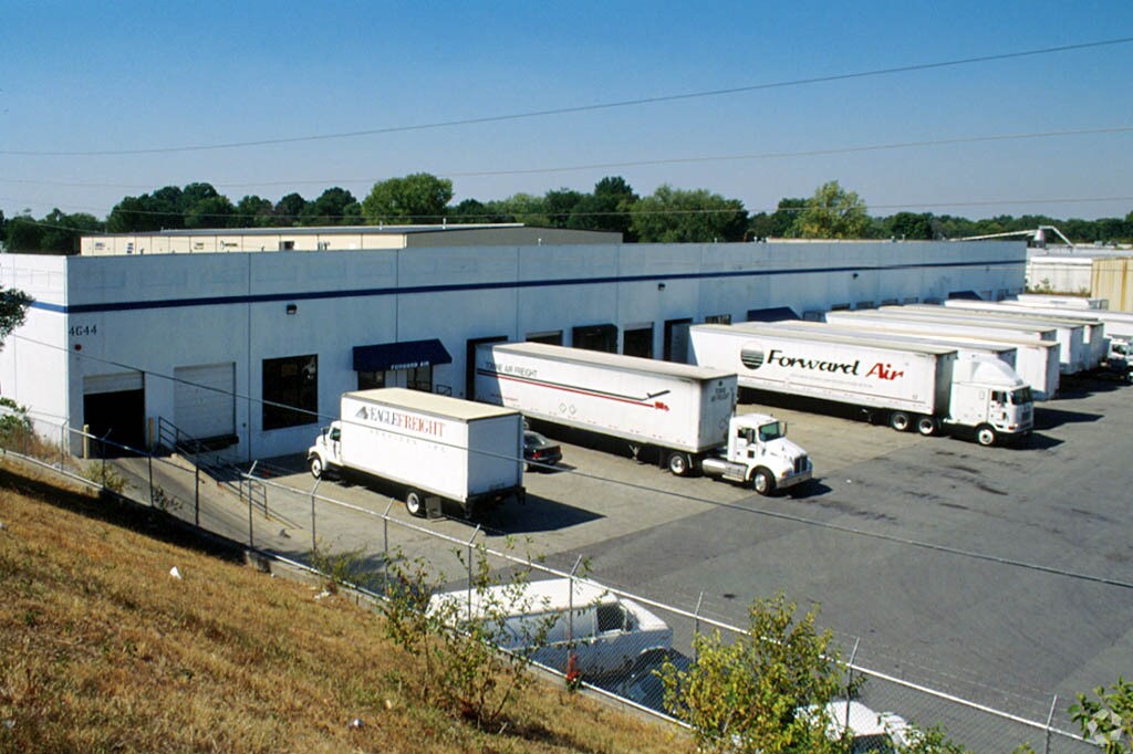 4644 Louisville Ave, Louisville, KY 40209 - Airport 4644 Louisville Ave, Louisville, KY 40209 - Airport