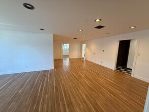1132 SE Salmon St, Portland, OR for sale Interior Photo- Image 2 of 5