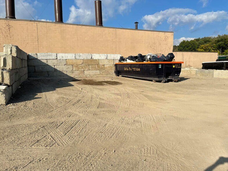 505 Manhattan Ave, West Babylon, NY for sale - Building Photo - Image 1 of 1