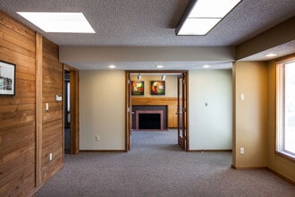 1270 SW Parrish St, Lake Oswego, OR for lease Interior Photo- Image 2 of 5