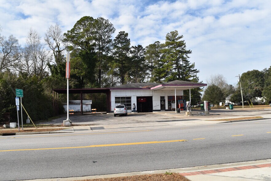 105 Walnut, Pamplico, SC 29583