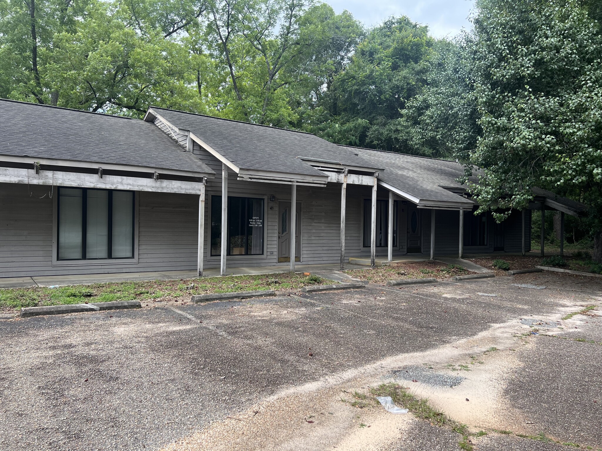 1864 Andrews Ave, Ozark, AL for sale Primary Photo- Image 1 of 10