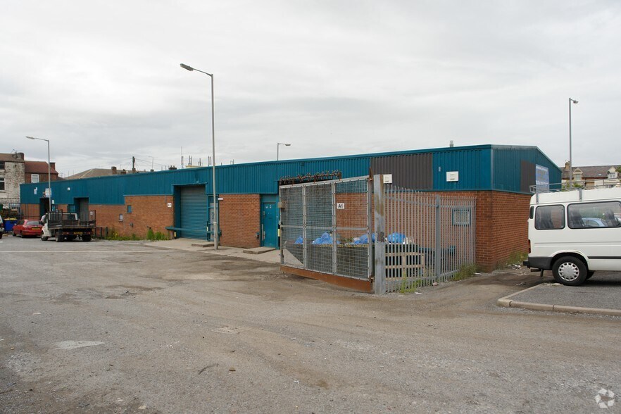 Tetlow Way, Liverpool for sale - Primary Photo - Image 1 of 1