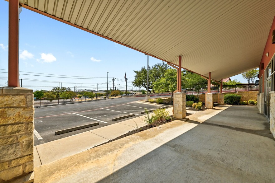 1304 Ranch Road 620 N, Lakeway, TX for lease - Building Photo - Image 3 of 20