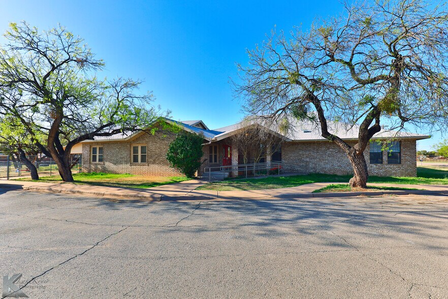 2450 Maple St, Abilene, TX for sale - Primary Photo - Image 1 of 1