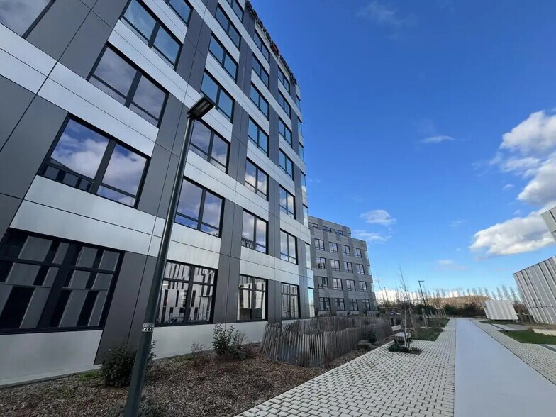 Office in Cesson-Sévigné for lease - Building Photo - Image 2 of 17