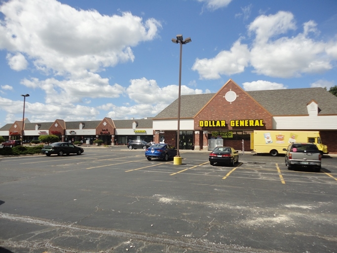 15311-15361 17 Mile Rd, Clinton Township, MI for lease - Building Photo - Image 1 of 3