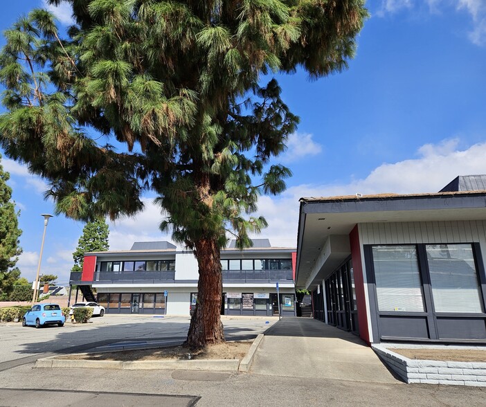 985-987 W Foothill Blvd, Claremont, CA for lease - Building Photo - Image 3 of 14