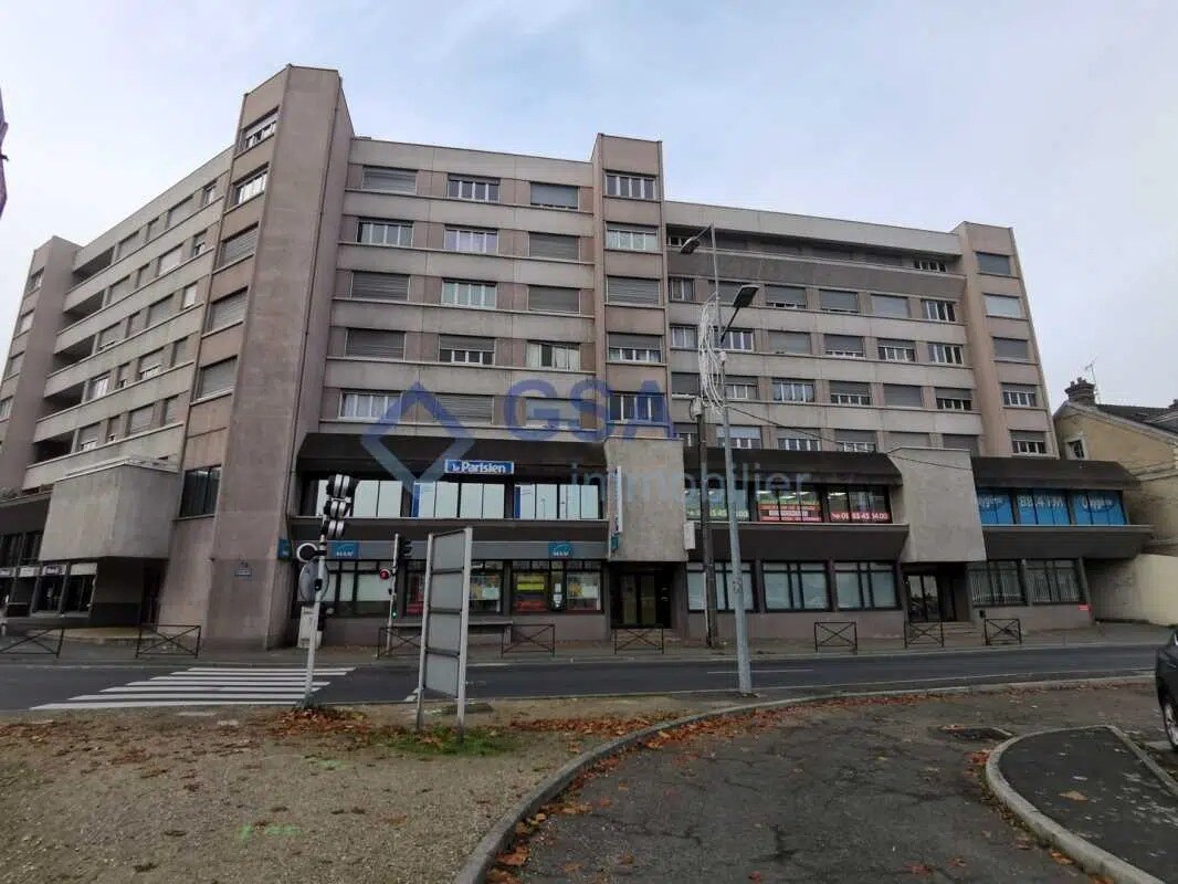 Multifamily in Melun for sale Primary Photo- Image 1 of 3