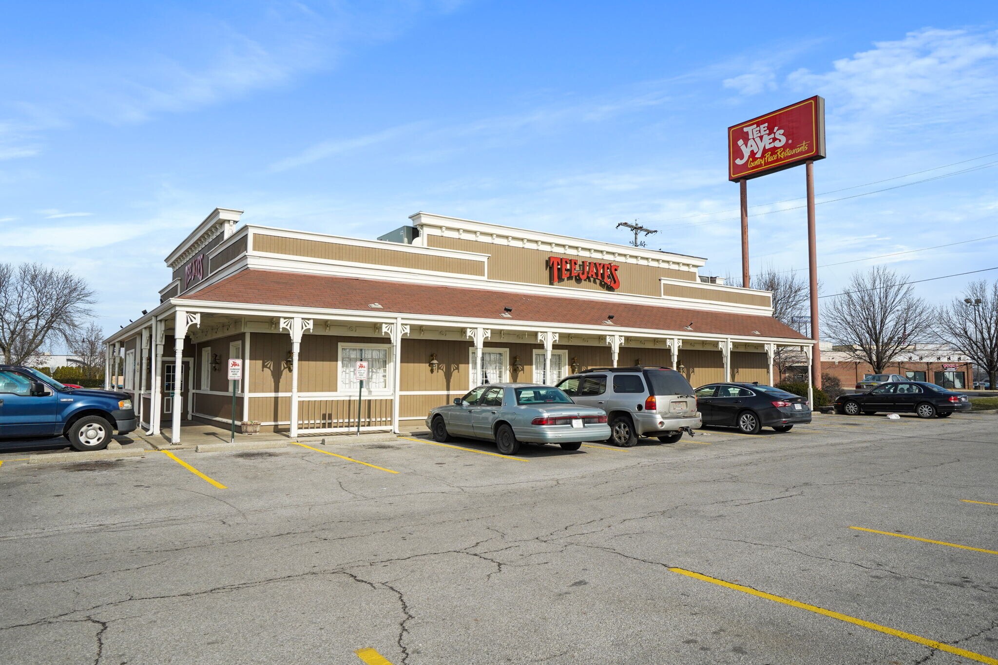 1880 Stringtown Rd, Grove City, OH 43123