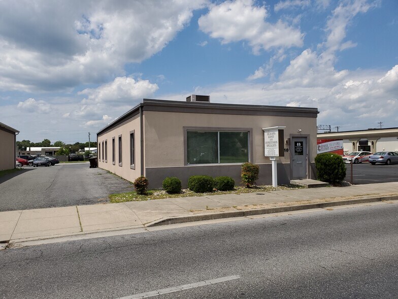 910 Eastern Shore Dr, Salisbury, MD 21804